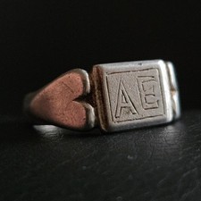 Chevalière artisanale travail