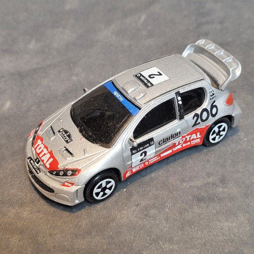 Petite voiture miniature