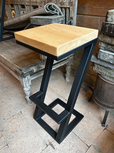 Tabouret sur mesure - , et
