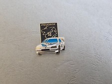 Pin's Auto / Car / Voiture - Peugeot 405 Blanche - logo Lion