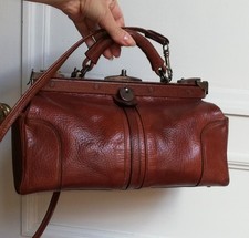 Sac médecin ancien, sac diligence en cuir épais marron 