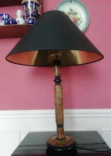 Ancienne grande lampe - ancienne, table