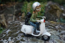 170219A   FIGURINE  TROLL  SUR