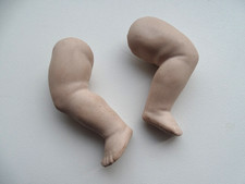 Jambes /pieds poupée en composition composite pièces détachées  H 8,5 cm - LOT 3