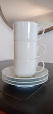 3 TASSES EN PORCELAINE De