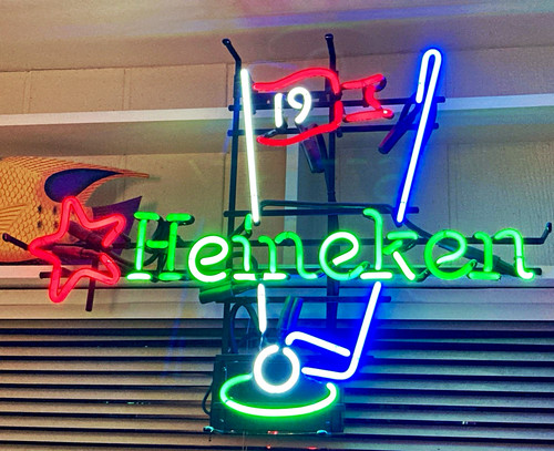 Heineken neon 19th - 19th, hole