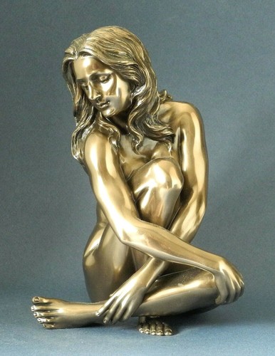 Figurine femme sculpture - de,