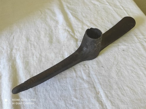 Outil main pioche - à,
