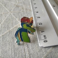 Pin's - AMSTRAD - LE CROCODILE- MASCOTTE