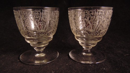 Service deux verres vin - deux, a