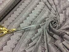 Masque/robe/tissu artisanal en