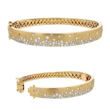 Bracelet Bangle Large En Or Jaune 18K Avec Diamants Éparpillés