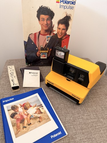 Polaroid 600 impulse - polaroid, yellow