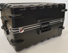 Valise, Flight Case Plastique ABS rigide avec roulettes et poignée amovible.