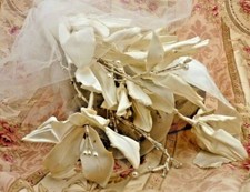 ANCIEN BOUQUET DE MARIÉE FLEURS EN TISSU vers 1940/ 1950