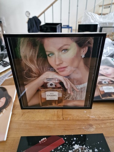 Presentoir chanel avec - chanel,