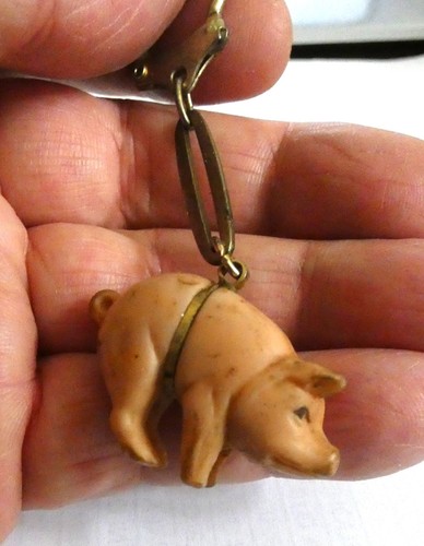 Ancien porte clé - cochon, 3d