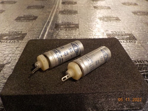 Condensateur chimique pol - condensateur,
