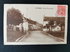 CPA 58 MYENNES - Place de la