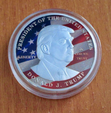 Médaille collection Président Donald Trump USA version argentée - diamètre 4 cm