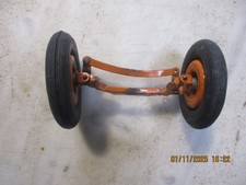 pièces mobiles Roues avant CIJ tracteur renault en l'état 45 euros ou offre