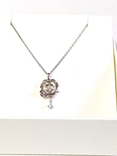 Collier pendentif cubique - , en