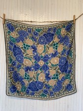 Foulard carré de soie Vintage