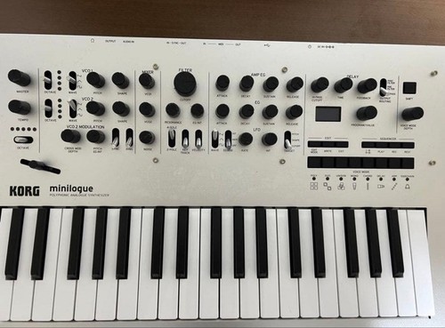 Synthétiseur polyphonique