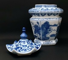 chinese pagoda pot with lid