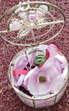 Petite Boite Métallique en Pierres de Rocaille