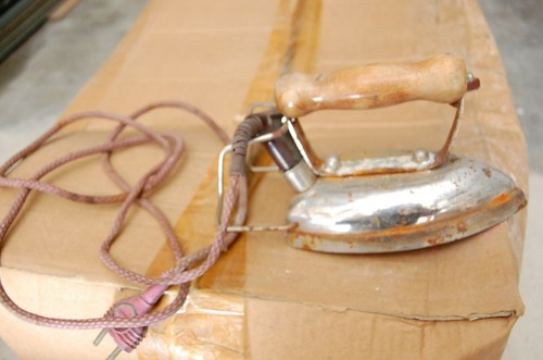 Fer repasser electrique - a,