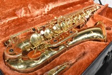 Étui rigide pour saxophone