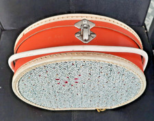 ANCIENNE VALISETTE BOITE A COUTURE EN CARTON ANNEES 60 COULEUR ORANGE AVEC ANSE