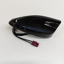 Antenne aileron de requin pour