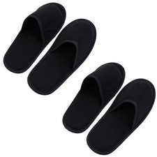2 paires de pantoufles