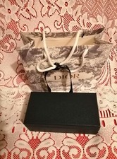 DIOR  boîte  19,5/10/5 cm + sac  shopping et ruban neuf et Authentique 