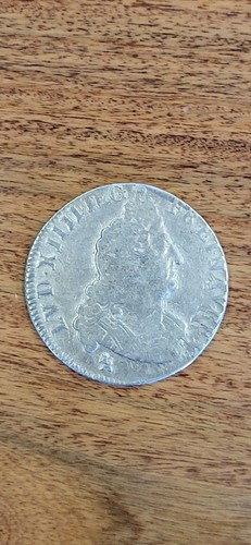 Ecu aux insignes - aux,