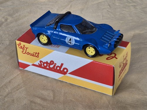 Voiture miniature lancia - voiture,