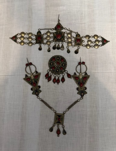 Parure kabyle taasabt - parure, kabyle,
