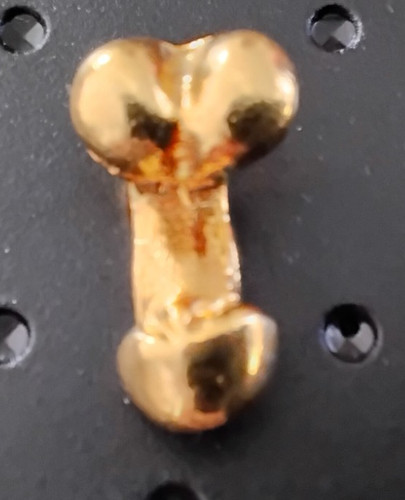 Pin humour charme phallus - pin’s,