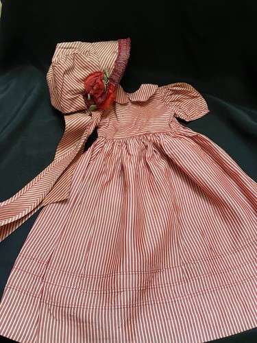 Poupée ancienne robe - poupée, et
