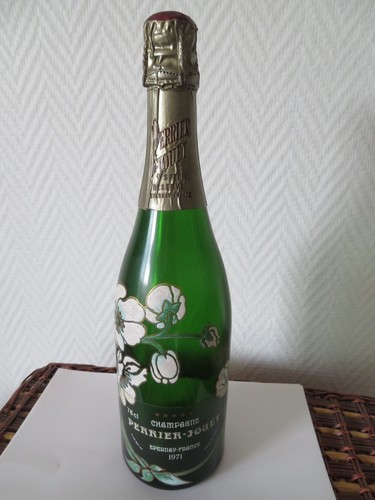 Bouteille factice emaillee - bouteille,