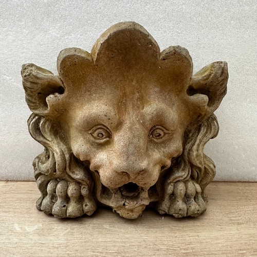 tete lion fontaine