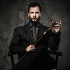 Main Sculpté en Bois Bâton