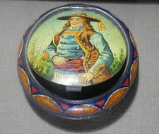 Bonbonnière Martel produit exclusif  / Nantes / Costume Breton 1900 bon état 7cm