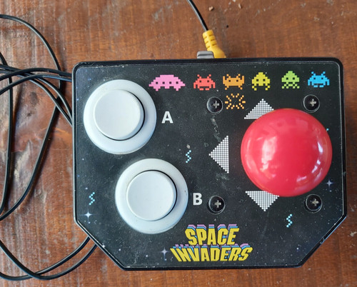 Console avec jeu vidéo