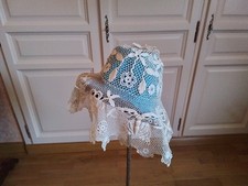 GRAND CHAPEAU A LARGE BORD EN DENTELLE D’IRLANDE BRETONNE.  BLANCHE