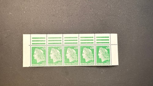 Variété couleur vert foncé - variété,