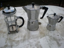 un lot 3 cafetières anciennes