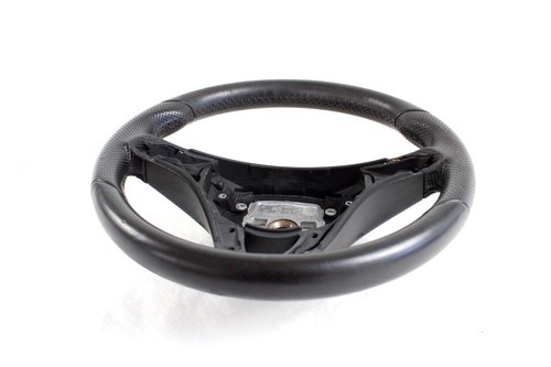 A00046018039e38 volant dans - volant,
